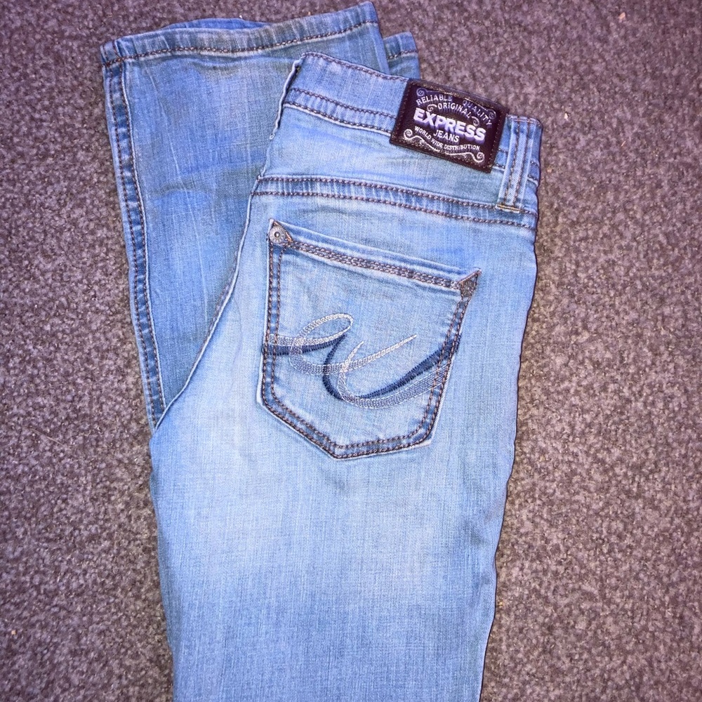 Express Bootcut Midrise Stretch Jeans. Size 6